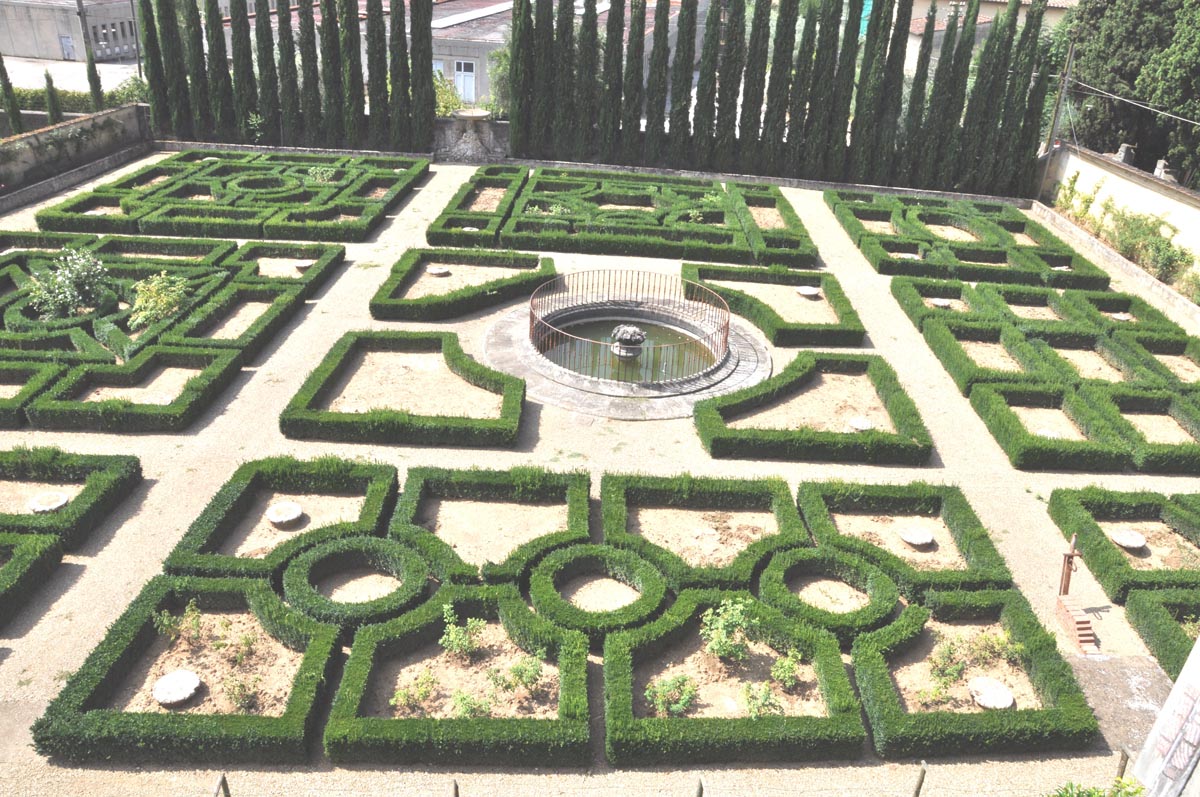 Riapre al pubblico Villa Corsini da venerdì 7 maggio 2021.